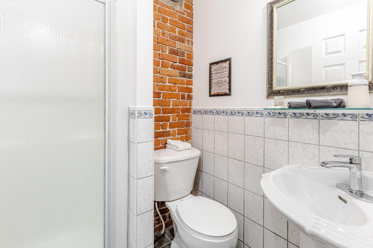 Bathroom 4, Hôtel Maison Du Général, Communauté-Urbaine-de-Québec