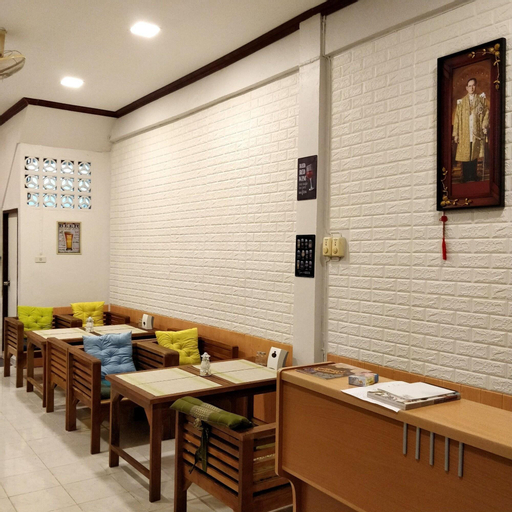 Food & Drinks 1, R One 24 7 Hostel, Phra Nakhon