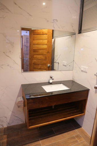 Bathroom 4, Lakewood Residence, K.F.G. & G. Korale
