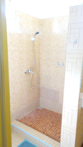 Bathroom, Le Shanoa