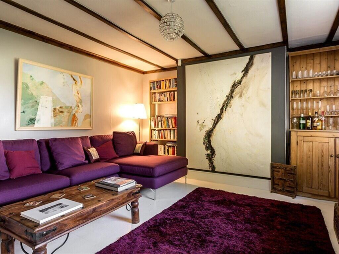 Public Area 2, Worth House, Somerset