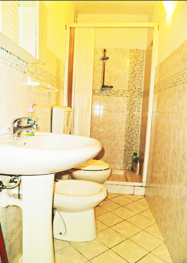 Bathroom 4, B&B il Sole Nel Barocco, Syracuse