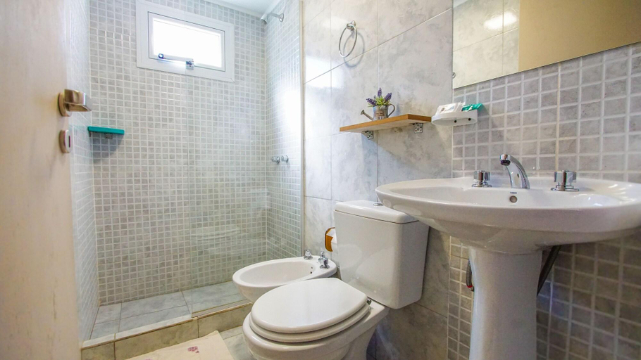 Bathroom 4, Amigo Del Mundo Hosteria Y Apart Hotel, Lago Argentino