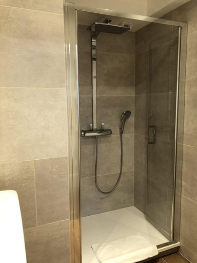 Bathroom 4, Hôtel La Villa Fleurie, Côte-d'Or