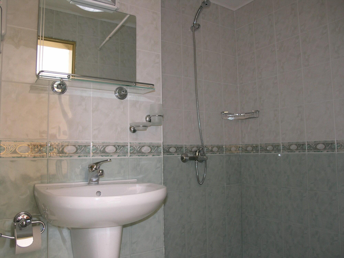 Bathroom 4, Hotel Astra, Nesebar