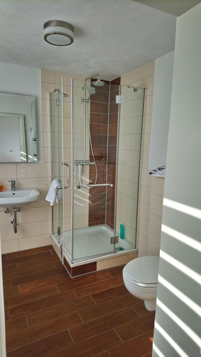 Bathroom 4, Gästehaus Laßbruch, Lippe