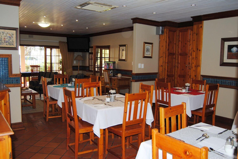 Food & Drinks 5, Oakwood Lodge, Mangaung