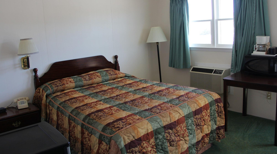 Bedroom 3, Voyager Inn, Mackinac