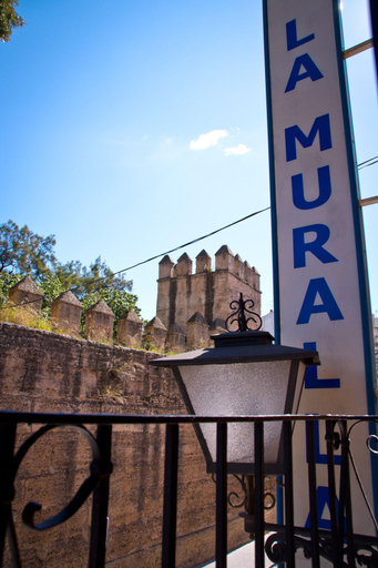 Exterior & Views 1, Hostal La Muralla, Sevilla