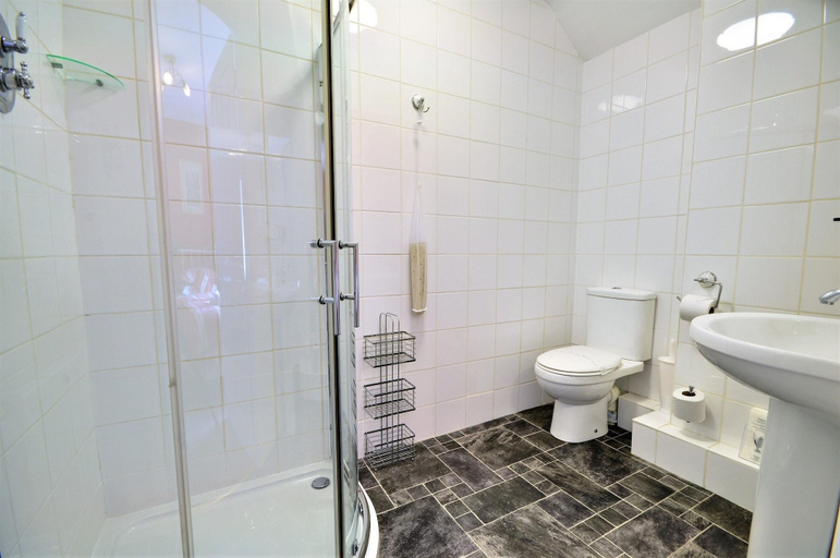 Bathroom 5, Oakfield House Bed And Breakfast, Conwy