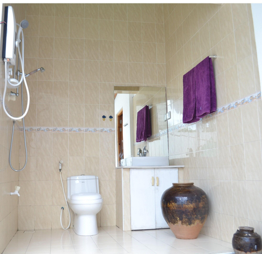 Bathroom, Fulidhoo Laperla Guesthouse, Vaavu Atoll