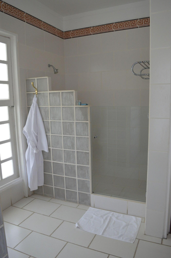 Bathroom 4, Fogo Resort, Escazú
