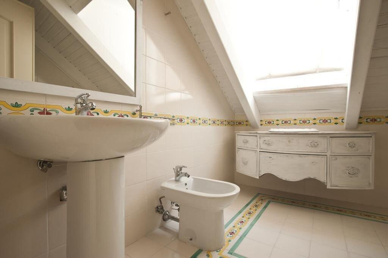Bathroom 5, Saint Patrick B&B Guesthouse, Barletta-Andria-Trani