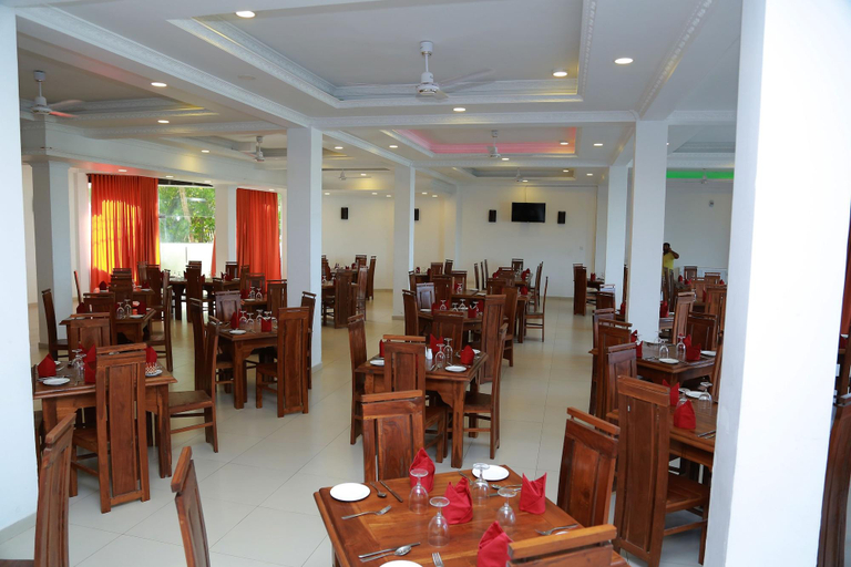 Food & Drinks 5, Hotel Sanmark, Habaraduwa