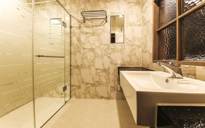 Bathroom 5, New York Hotel, Yeongdeungpo