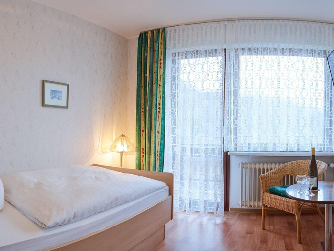 Bedroom 2, Weinhaus Pension zur Mühle, Bernkastel-Wittlich