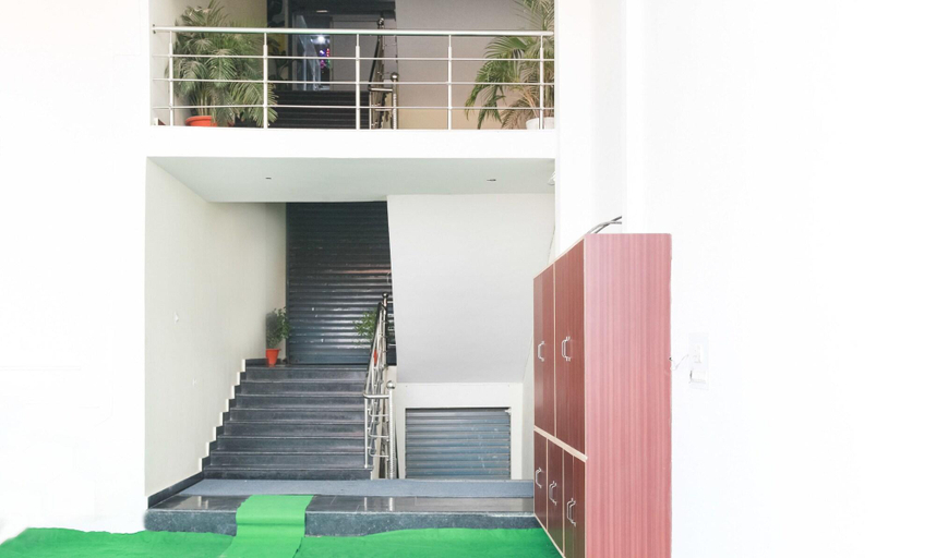 Public Area 1, Treebo Trip Annaya Royals Lucknow, Lucknow