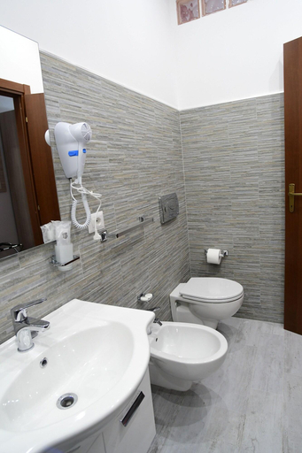 Bathroom 4, Royal Termini-NEW, Roma