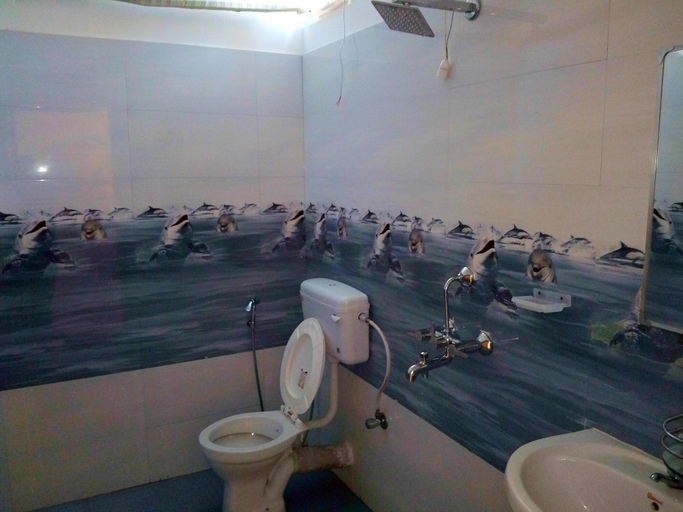 Bathroom 4, Hotel Royal Palace, South Andaman