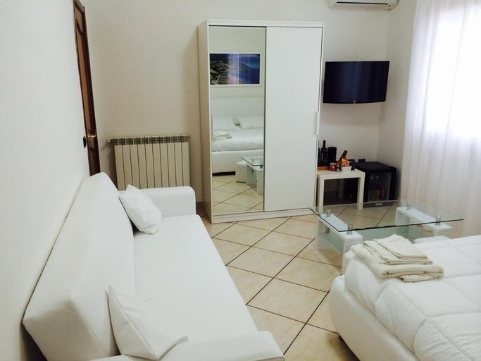 Bedroom 4, Villa Nunzia, Napoli