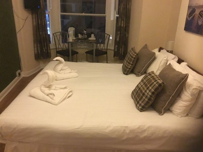 Bedroom, The Dock Inn, Cornwall
