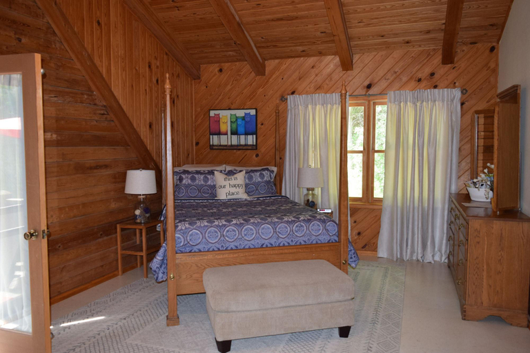 Bedroom 3, Creekside Paradise Bed and Breakfast, Graham