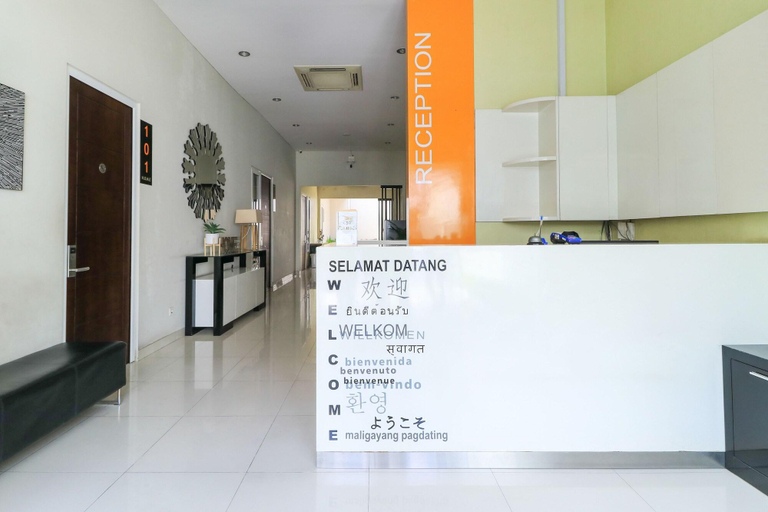 Exterior & Views 3, HOME Guesthouse by ZUZU, Surabaya