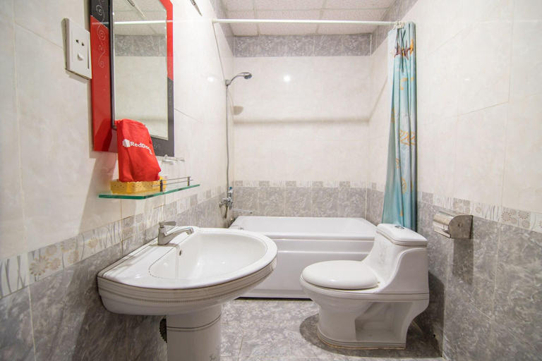 Bathroom 5, Hoang Dung Hotel, Tân Bình