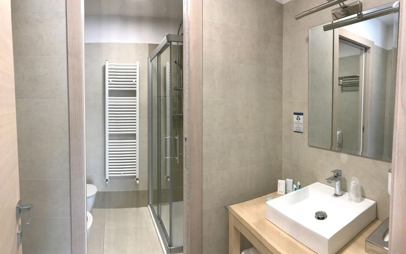 Bathroom 5, Hotel Palmensis, Fermo