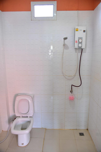 Bathroom 4, Prukrom Lanta Guesthouse, Ko Lanta