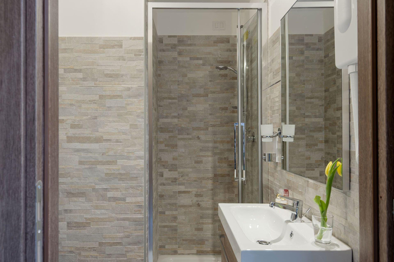Bathroom 5, Suite Horti Sallustiani, Rome