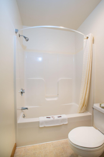 Bathroom 4, USA Inn, York