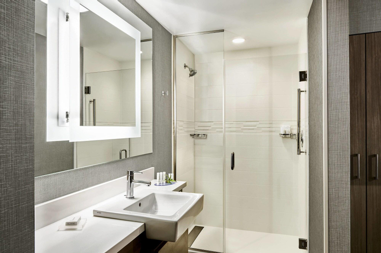 Bedroom 4, SpringHill Suites by Marriott New York JFK Airport/Jamaica, New York