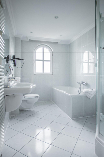 Bathroom 5, Spreezeit Hotel, Oberspreewald-Lausitz
