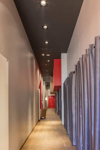 Public Area 2, Le Magic Hall, Ille-et-Vilaine