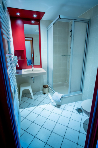 Bathroom 4, Hotel Schomacker, Osterholz
