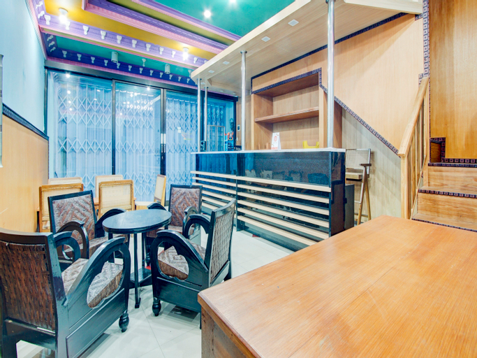 OYO 90179 Sybilla Cafe & Homestay, Malang