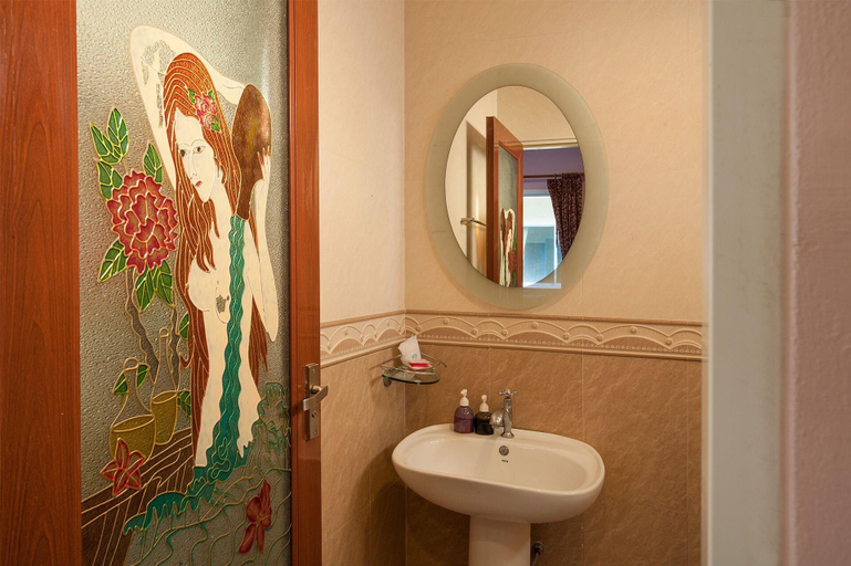 Bathroom 4, Chonnapha Resort, Khanom