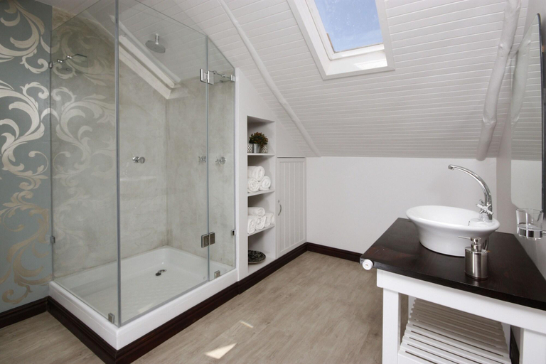 Bathroom 4, The Potting Shed Guest House, Overberg
