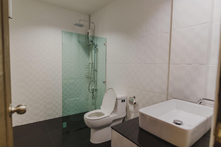 Bathroom 3, No.9 Hostel, Muang Chiang Mai