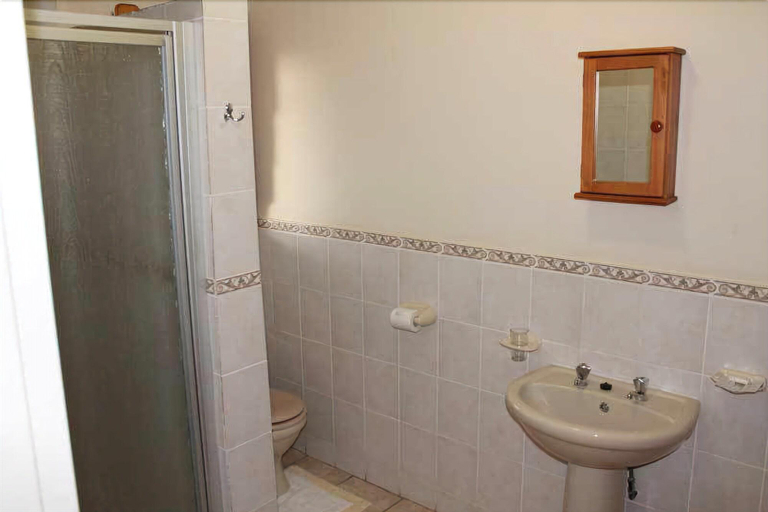 Bathroom 5, La Mer Lodge, Uthungulu