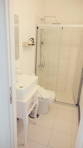 Bathroom 4, morlimon, Çeşme