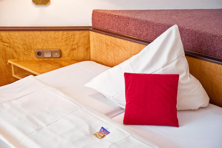 Bedroom 4, Hotel Central, Frankenthal (Pfalz)