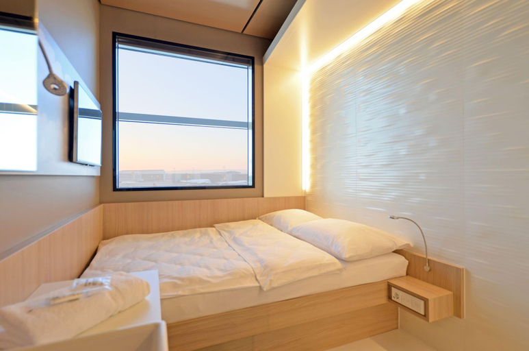 Bedroom 5, MY CLOUD Transit Hotel (Guests with international flights only), Frankfurt am Main