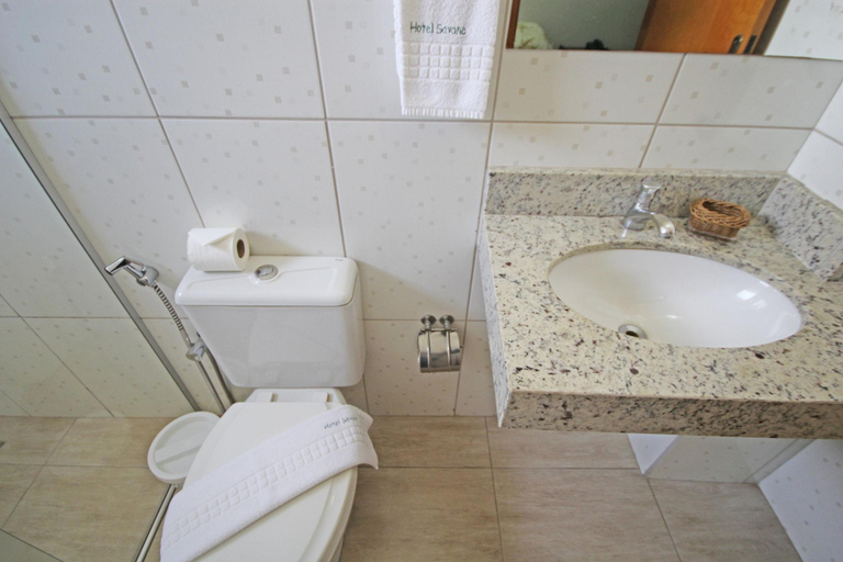 Bathroom 4, Hotel Savana, Olímpia