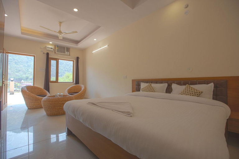 Bedroom 1, Hotel Grace Ganga By Nature Care Village, Garhwal