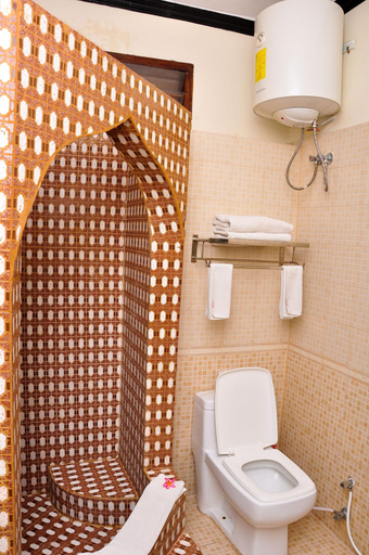 Bathroom 5, Forodhani Park Hotel, Mjini