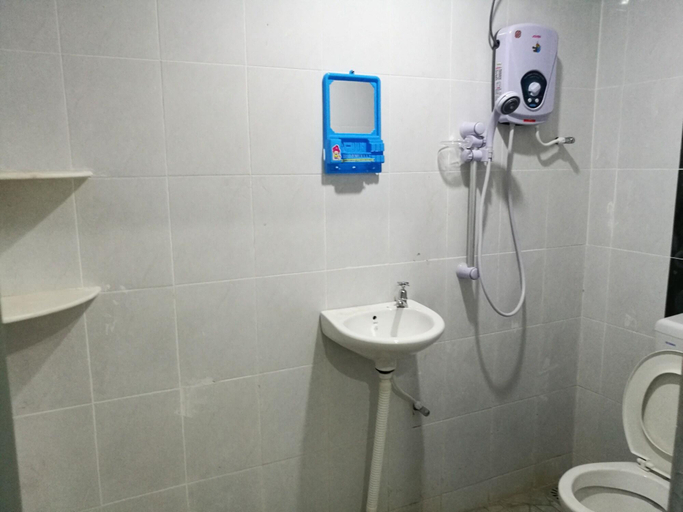 Bathroom 3, 223 Taman Malaysia, Kota Setar