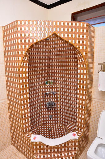 Bathroom 5, Forodhani Park Hotel, Mjini