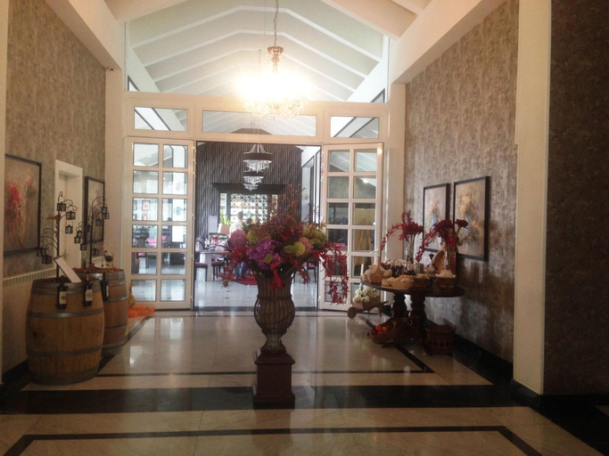 Public Area 4, Cherry Blossom Boutique Hotel, Baabda